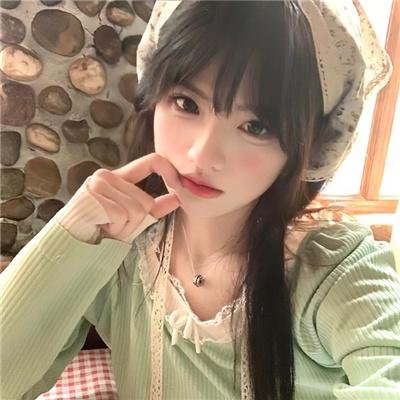 眼神阳光的男孩